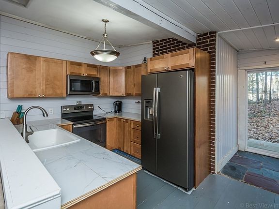5th image of 88 Hiland Rd