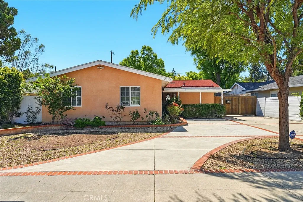 4 bed, 1352 sqft, $4,000 — Photo 2