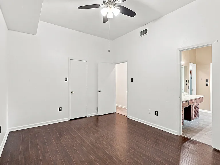 8782 Marilyn Dr — Photo 10