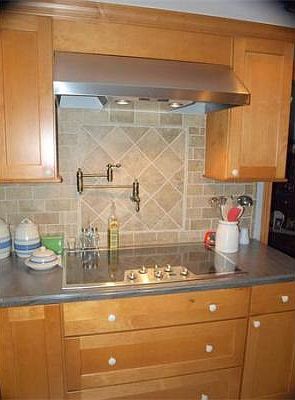 5th image of 633 Pond St