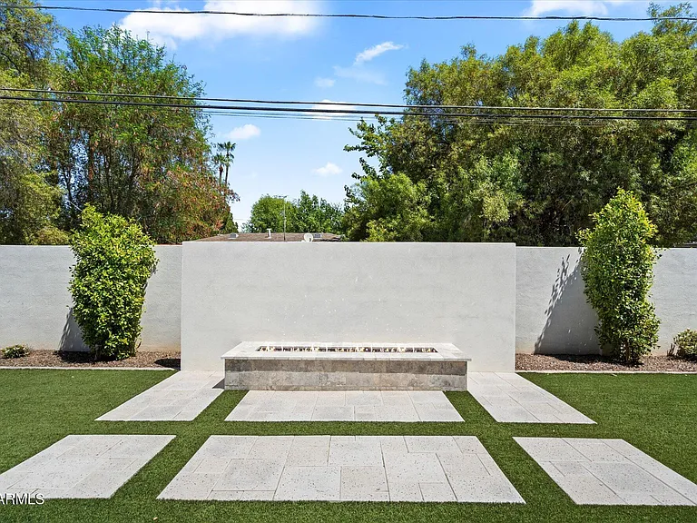 3810 E Devonshire Ave — Photo 26