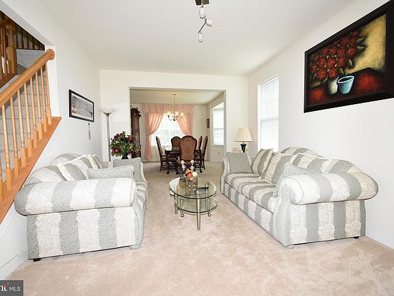 5th image of 8223 Edgehill Ln