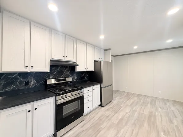 4000 E 134th St #1023, Chicago, IL 60633