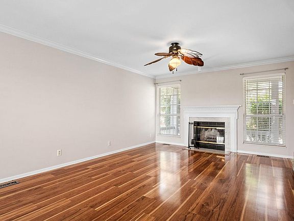 5th image of 1490 Whispering Creek Dr