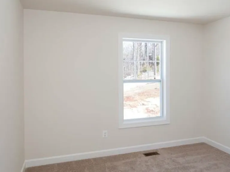 2410 Winthrop Dr — Photo 15