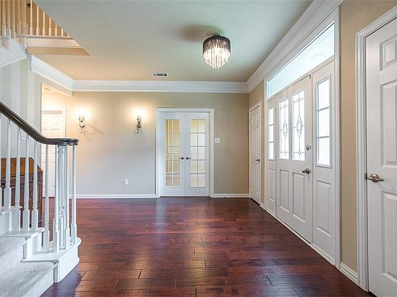 3rd image of 4121 Crescent Dr