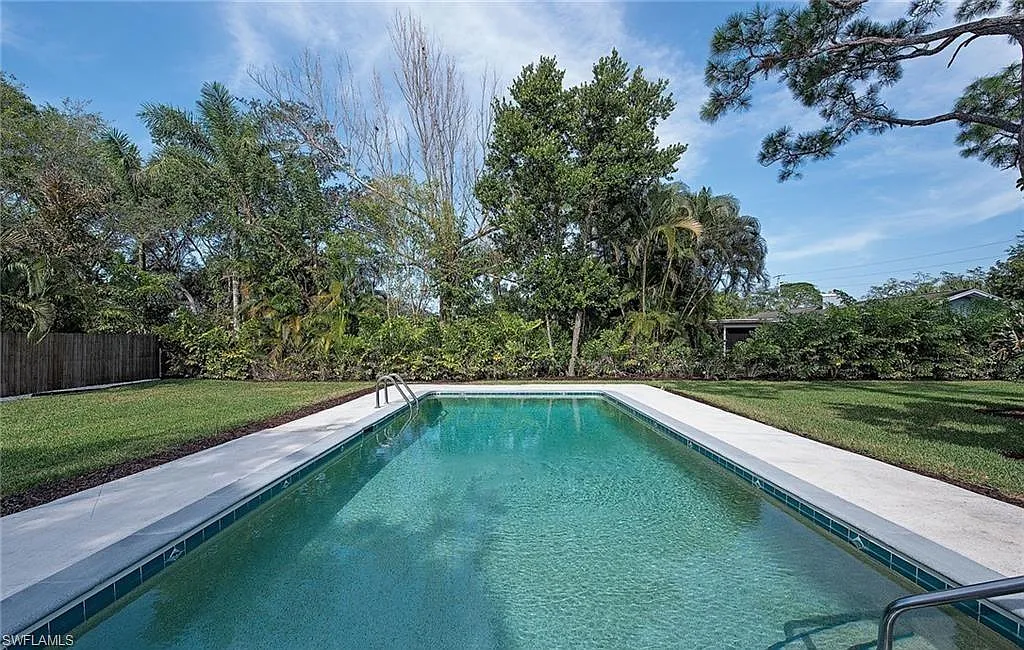 5 bed, 3.5 bath, 2205 sqft, $5,995 — Photo 2