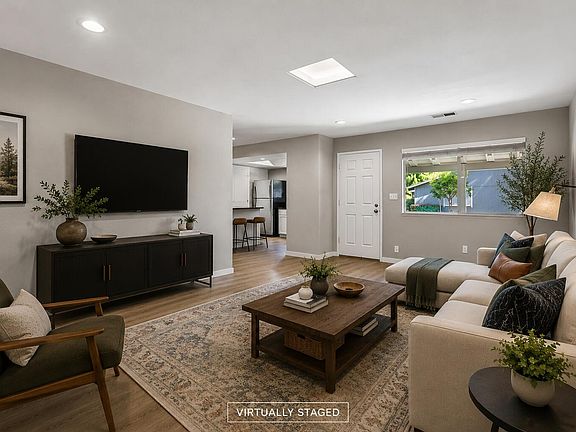 5th image of 1834 Del Mar Ave