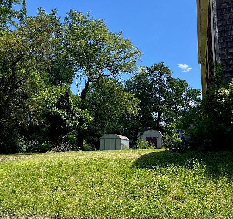 2nd image of 408 N Bell Ave