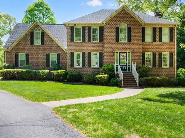 217 Millspring Dr, Forest, VA 24551