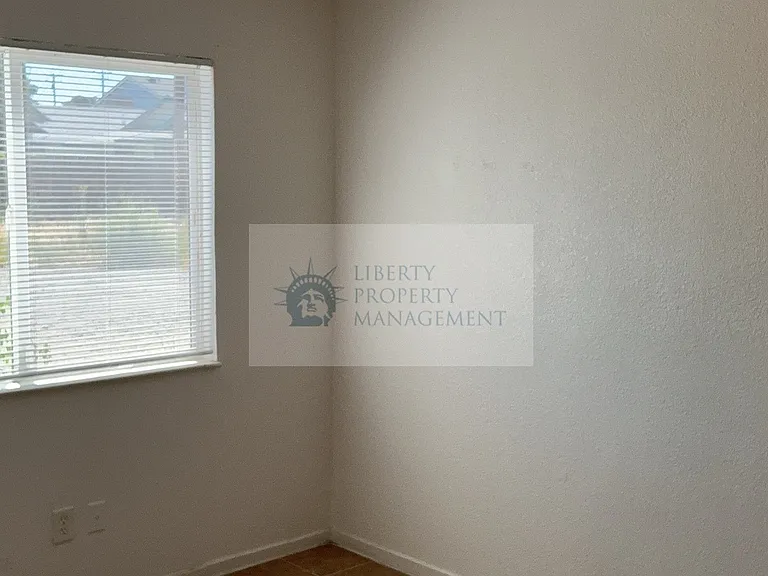 953 W Yosemite Ave #12 — Photo 4