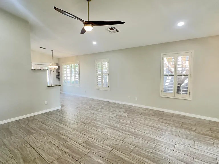 8160 W Mary Ann Dr — Photo 2