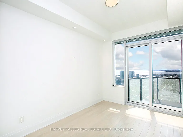 470 Front St W #3405 — Photo 24