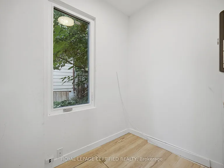 5759 Robinson St — Photo 26