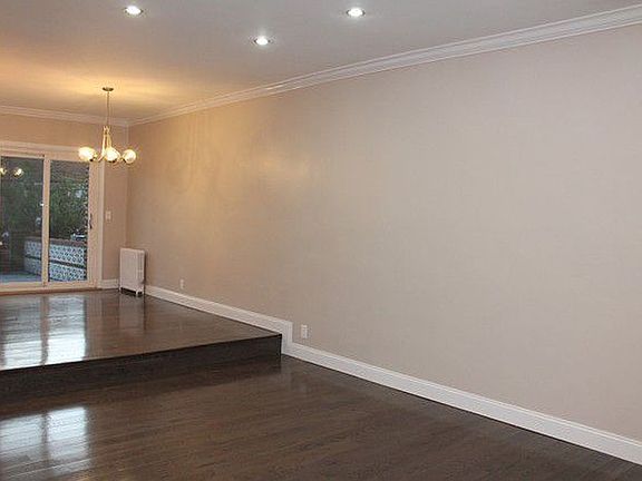 2nd image of 44 W 77th St #1