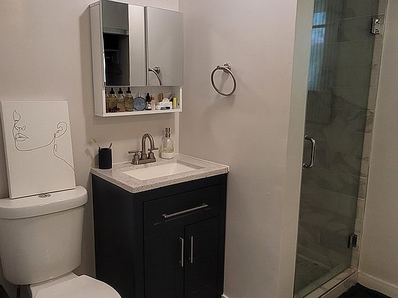 2nd image of 2517 SW 32nd Ave #B