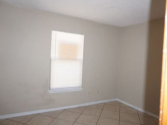 5th image of 4527 Melissa Ct W