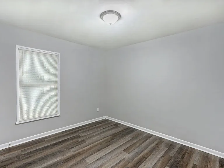 2104 Mississippi Ave — Photo 8