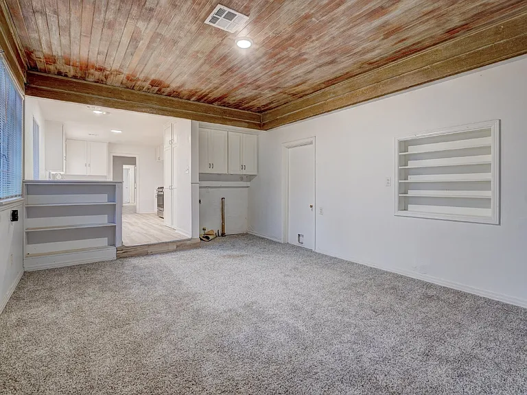 2701 NW 48th St — Photo 34