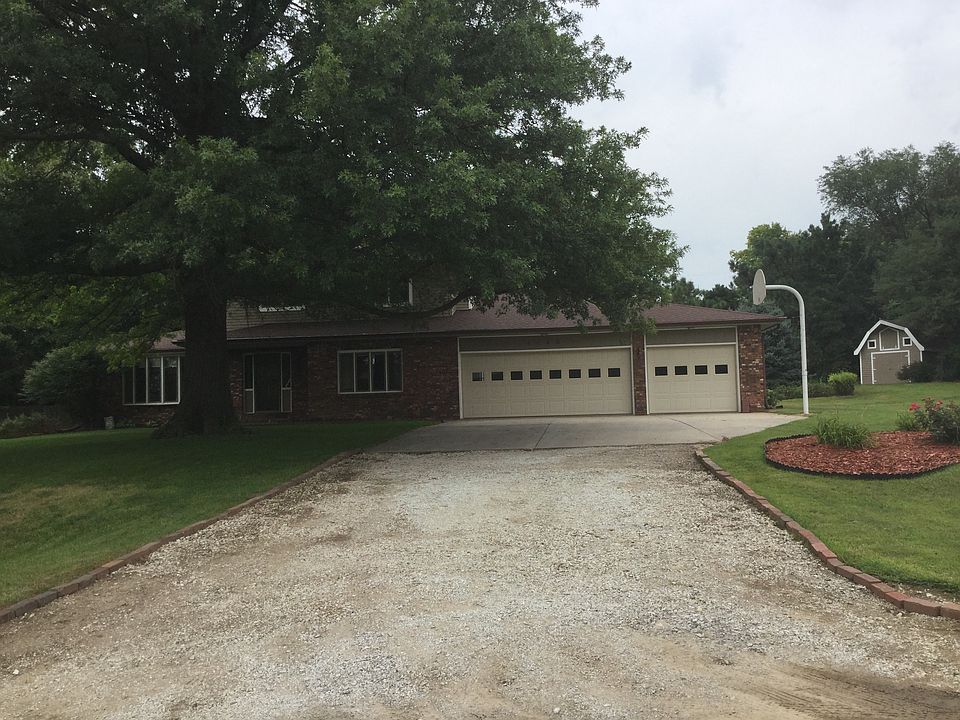 2nd image of 1140 Mockingbird Ln S