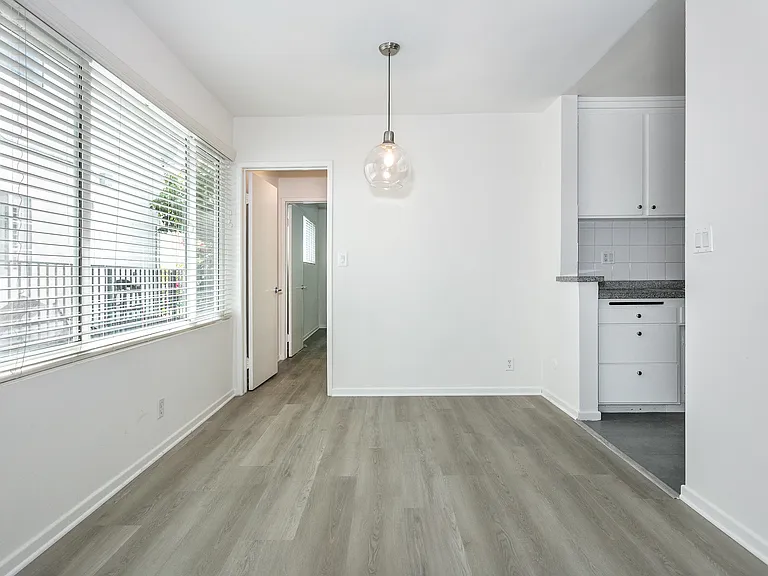 1010 S Bedford St #103 — Photo 6