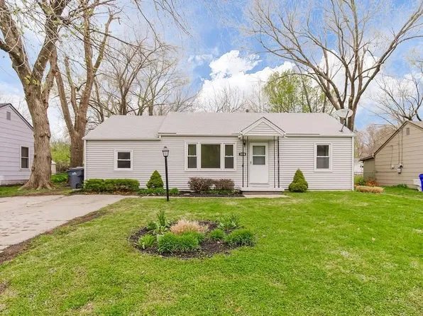 1008 E Fredrickson Dr, Olathe, KS 66061