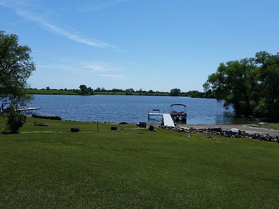 4th image of 197 W Lake Dr