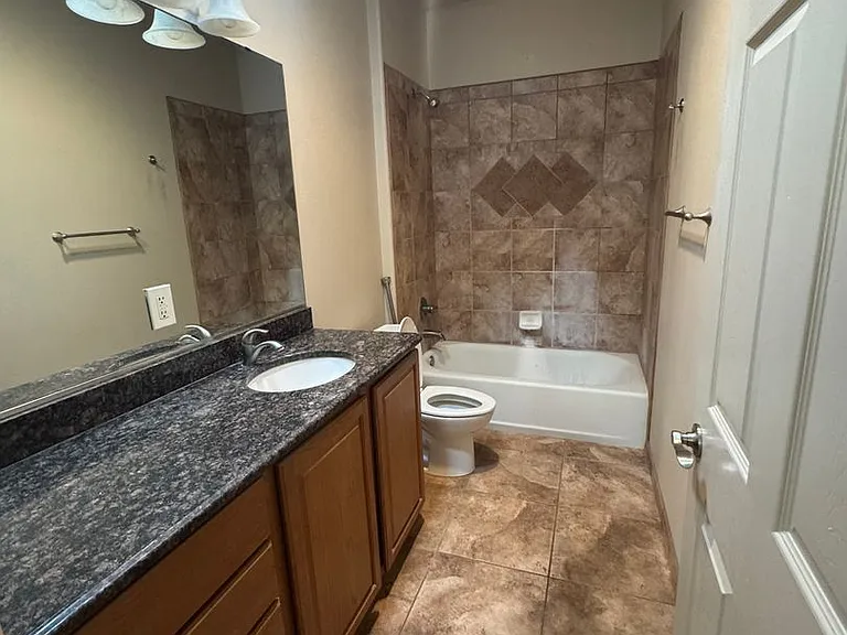 4381 Levante Dr — Photo 10