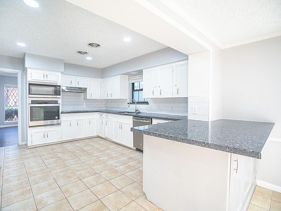 5th image of 5214 Lodge Creek Dr