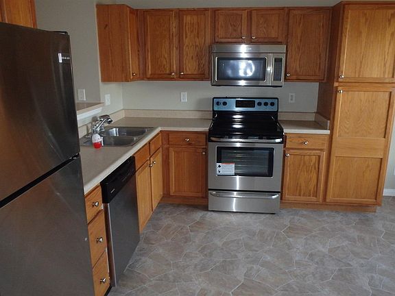 3rd image of 2624 E Daffodil Ct