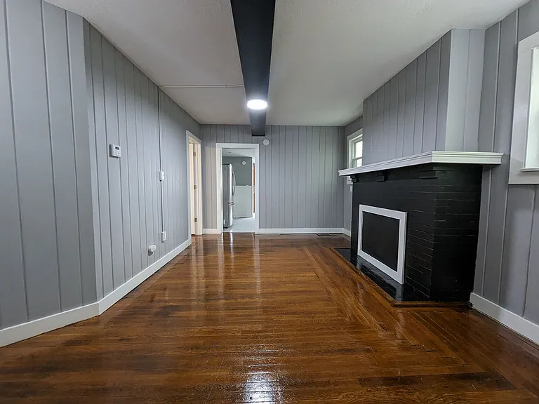 44 White St — Photo 7