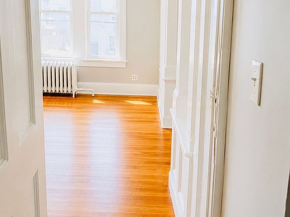 3rd image of 98 Kent St #2