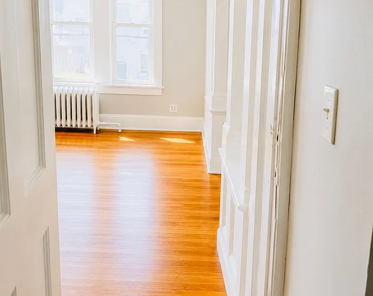 98 Kent St — Photo 3