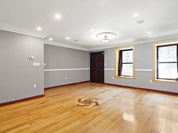 5th image of 145 W 132nd St