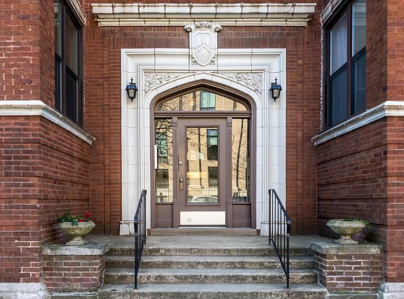 2nd image of 1619 W Wilson Ave #1E