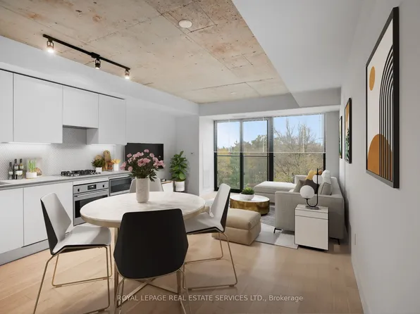 2720 Dundas St W #302, Toronto, ON M6P 1Y2