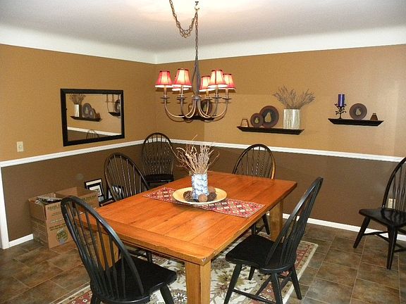 4th image of 32522 Chesterbrook St