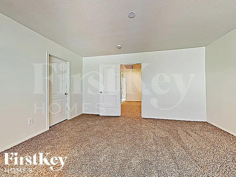2045 Houdini St — Photo 9