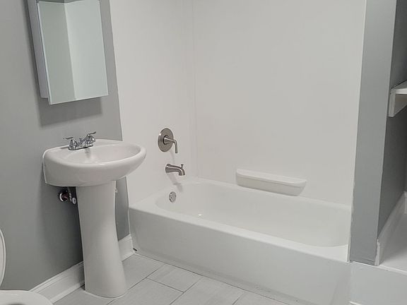 4th image of 507-549 W Manheim St