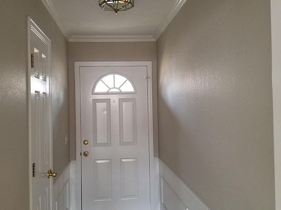entrance with closet