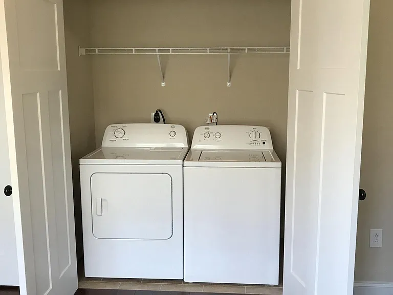1821 Bell Tower Ln NE #1821 — Photo 8