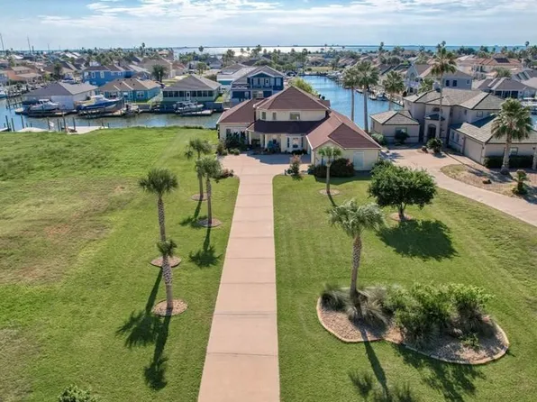 411 Porpoise Dr, Aransas Pass, TX 78336