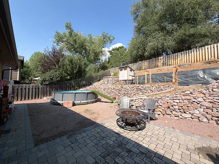 Breckenridge Dr E — Photo 16