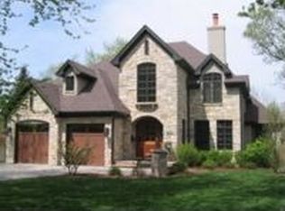 725 N Sleight St, Naperville, IL 60563