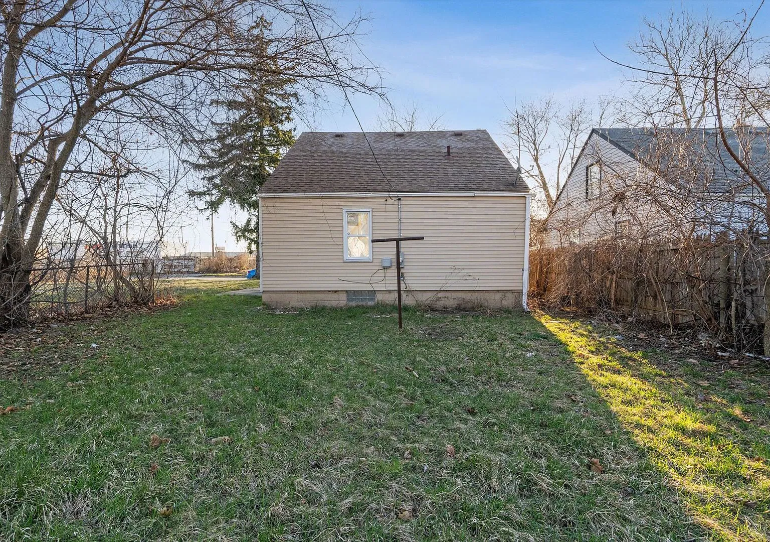 Beautiful 3 Bedroom 1 bath - $1,200 — Photo 3