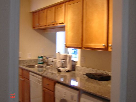 Kitchen with Granite Counter Tops, Washer/Dryer