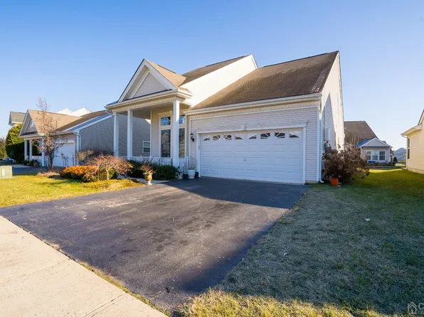 7 Stony Path Dr, Dayton, NJ 08810