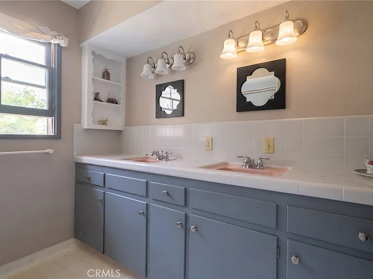 436 Stanford Dr — Photo 8