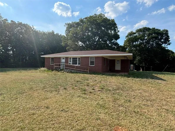 3214 Adams Clarke Rd, Commerce, GA 30530