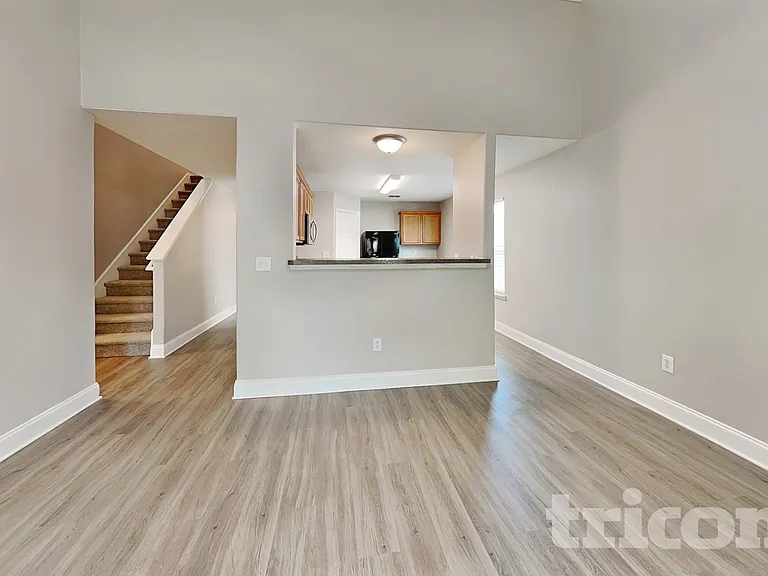 5727 Canterbury Run — Photo 3